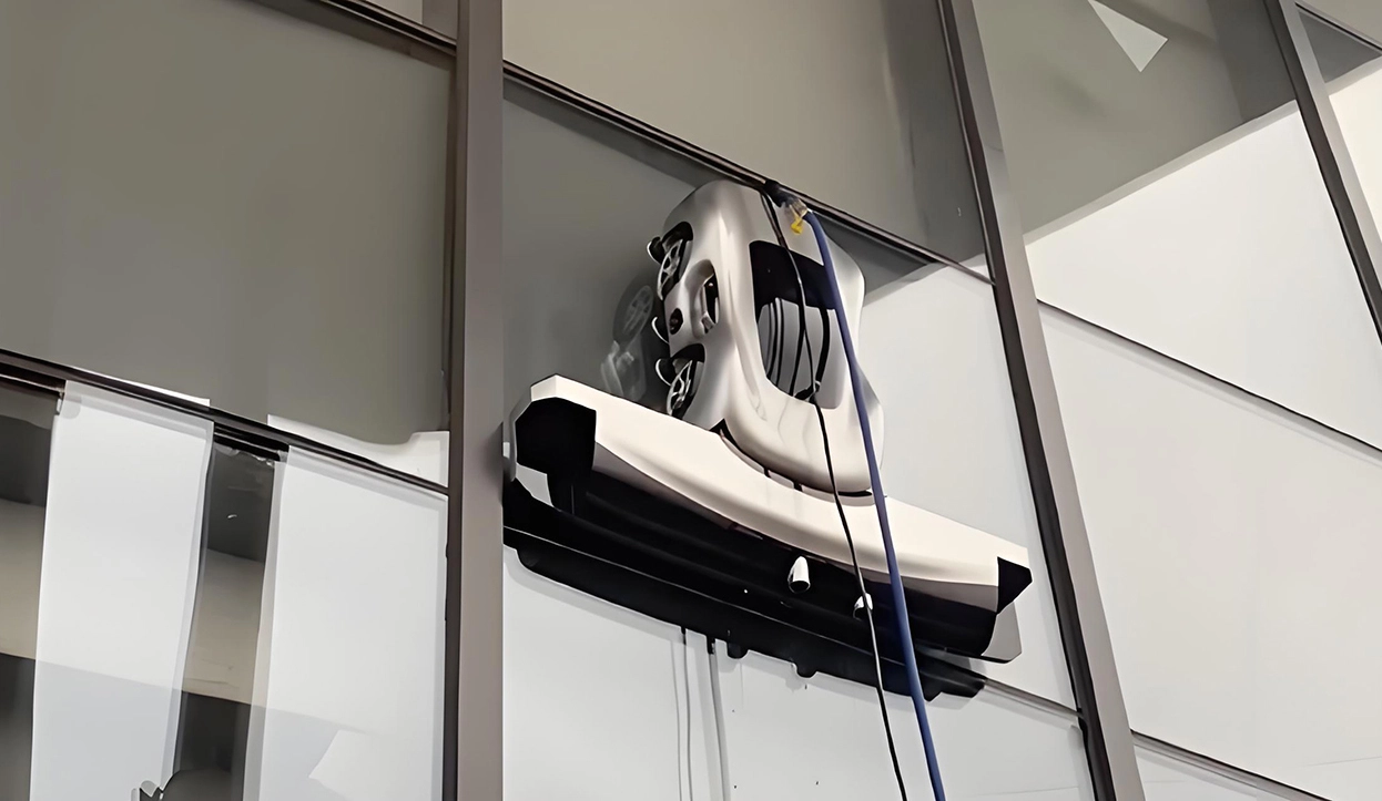 WIRELESSPT contactless charging technology will bring new power to window cleaning robots